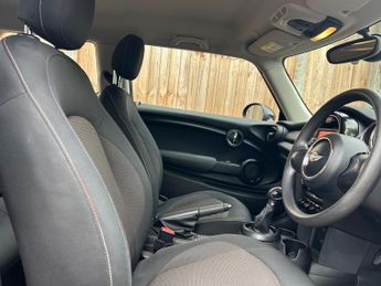 Mini Hatch 1.5 Cooper D Hatchback 3dr Diesel Auto Euro 6 (s/s) (116 ps)