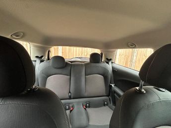 Mini Hatch 1.5 Cooper D Hatchback 3dr Diesel Auto Euro 6 (s/s) (116 ps)