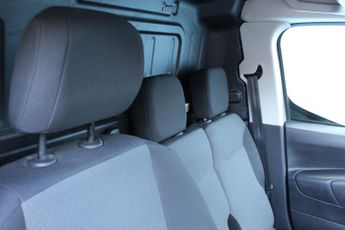 Peugeot e-Partner PROFESSIONAL PREMIUM 800 50 KWH 135 ELECTRIC AUTOMATIC A/C SWB