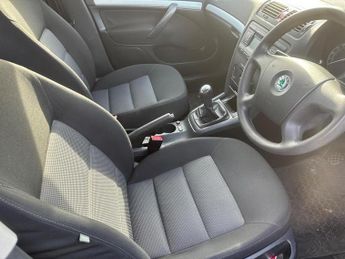 Skoda Octavia 1.9 TDI Ambiente Hatchback 5dr Diesel Manual Euro 4 (105 ps)