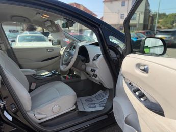 Nissan LEAF 24kWh Hatchback 5dr Electric Auto (107 bhp)