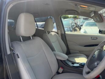 Nissan LEAF 24kWh Hatchback 5dr Electric Auto (107 bhp)