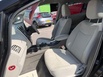 Nissan LEAF 24kWh Hatchback 5dr Electric Auto (107 bhp)