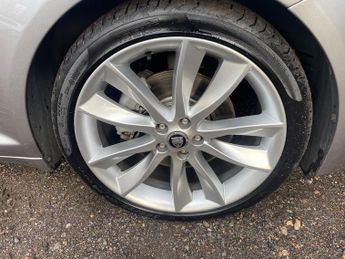 Jaguar XF 2.2d Luxury Sportbrake 5dr Diesel Auto Euro 5 (s/s) (200 ps)
