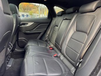 Jaguar F-Pace 2.0 D180 R-Sport SUV 5dr Diesel Auto AWD Euro 6 (s/s) (180 ps)