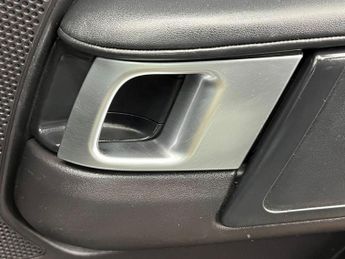 Land Rover Discovery 2.0 SD4 HSE Luxury Auto 4WD Euro 6 (s/s) 5dr