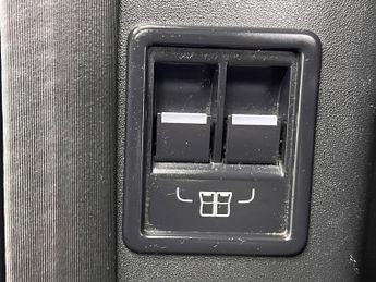 Land Rover Discovery 2.0 SD4 HSE Luxury Auto 4WD Euro 6 (s/s) 5dr