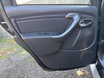 Dacia Duster 1.5 dCi Laureate SUV 5dr Diesel EDC Euro 6 (s/s) (110 ps)