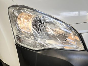 Peugeot Partner Peugeot Partner 850 1.6 BlueHDi 100 Professional NO VAT 