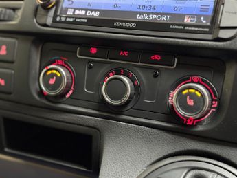 Volkswagen Transporter Transporter T32 S-Line 180 60th Anniversary Edition No. 476