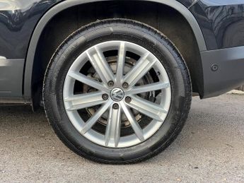 Volkswagen Tiguan 2.0 TDI BlueMotion Tech Match Edition SUV 5dr Diesel DSG 4WD Eur