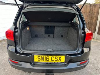 Volkswagen Tiguan 2.0 TDI BlueMotion Tech Match Edition SUV 5dr Diesel DSG 4WD Eur