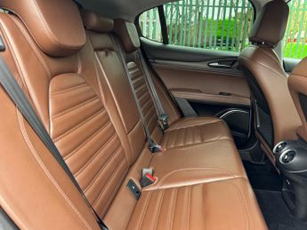 Alfa Romeo Stelvio 2.2 TD Super SUV 5dr Diesel Auto Q4 AWD Euro 6 (s/s) (210 ps)