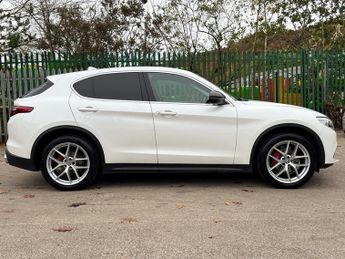 Alfa Romeo Stelvio 2.2 TD Super SUV 5dr Diesel Auto Q4 AWD Euro 6 (s/s) (210 ps)