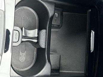 Mercedes-Benz A Class 2.0 A250 AMG Line (Executive) Hatchback 5dr Petrol 7G-DCT Euro 6