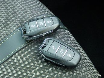 Peugeot e-208 50kWh GT Auto 5dr