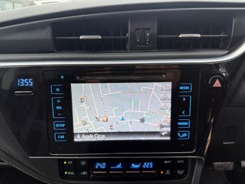 Toyota Auris 1.8 VVT-h Excel Touring Sports 5dr Petrol Hybrid CVT Euro 6 (s/s