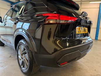 Nissan Qashqai 1.3 DIG-T MHEV Acenta Premium SUV 5dr Petrol Hybrid XTRON Euro 6