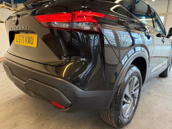 Nissan Qashqai 1.3 DIG-T MHEV Acenta Premium SUV 5dr Petrol Hybrid XTRON Euro 6