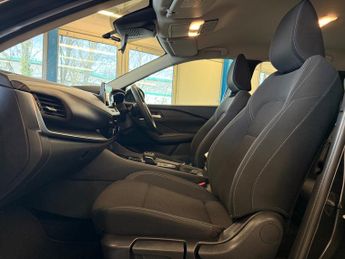 Nissan Qashqai 1.3 DIG-T MHEV Acenta Premium SUV 5dr Petrol Hybrid XTRON Euro 6