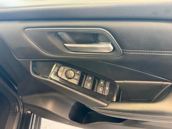 Nissan Qashqai 1.3 DIG-T MHEV Acenta Premium SUV 5dr Petrol Hybrid XTRON Euro 6