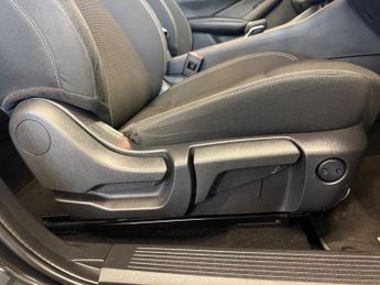 Nissan Qashqai 1.3 DIG-T MHEV Acenta Premium SUV 5dr Petrol Hybrid XTRON Euro 6