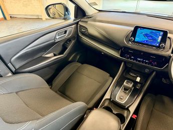 Nissan Qashqai 1.3 DIG-T MHEV Acenta Premium SUV 5dr Petrol Hybrid XTRON Euro 6