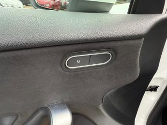 Mercedes-Benz A Class 1.3 A200 AMG Line (Executive) Hatchback 5dr Petrol 7G-DCT Euro 6