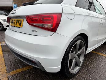Audi A1 1.4 TFSI Black Edition Hatchback 3dr Petrol S Tronic Euro 5 (185
