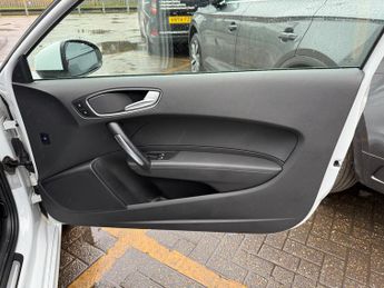 Audi A1 1.4 TFSI Black Edition Hatchback 3dr Petrol S Tronic Euro 5 (185