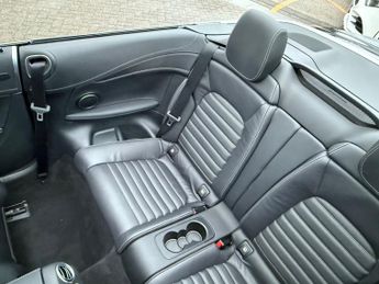 Mercedes-Benz C Class 2.0 C300d AMG Line (Premium) Cabriolet 2dr Diesel G-Tronic+ Euro