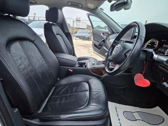 Audi A6 Saloon Hybrid-2.0L Automatic-Ulez/Caz pass-Full options car-free 18mont