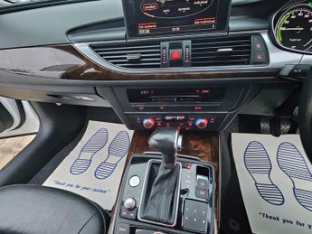 Audi A6 Saloon Hybrid-2.0L Automatic-Ulez/Caz pass-Full options car-free 18mont
