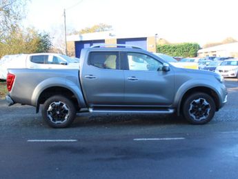 Nissan Navara 2.3 dCi Tekna Pickup Double Cab 4dr Diesel Auto 4WD Euro 6 (190 