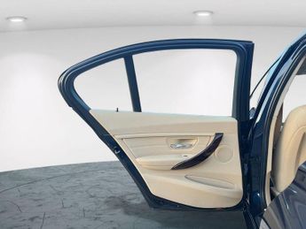 BMW 3 Series 2.0 325d Luxury Auto Euro 5 (s/s) 4dr