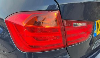 BMW 3 Series 2.0 325d Luxury Auto Euro 5 (s/s) 4dr