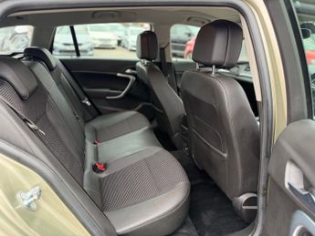 Vauxhall Insignia 1.6 CDTi Tech Line Sports Tourer 5dr Diesel Auto Euro 6 (136 ps)