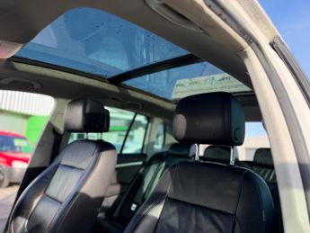 Volkswagen Tiguan 2.0 TDI BlueMotion Tech Sport SUV 5dr Diesel DSG 4WD Euro 5 (s/s