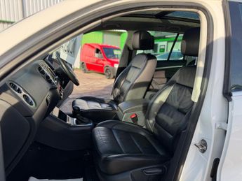 Volkswagen Tiguan 2.0 TDI BlueMotion Tech Sport SUV 5dr Diesel DSG 4WD Euro 5 (s/s