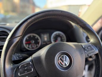 Volkswagen Tiguan 2.0 TDI BlueMotion Tech Sport SUV 5dr Diesel DSG 4WD Euro 5 (s/s