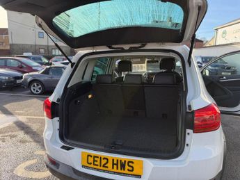 Volkswagen Tiguan 2.0 TDI BlueMotion Tech Sport SUV 5dr Diesel DSG 4WD Euro 5 (s/s