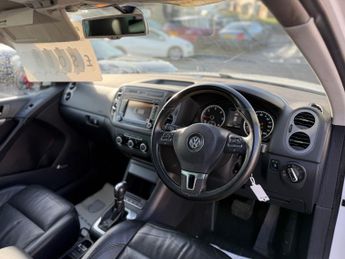 Volkswagen Tiguan 2.0 TDI BlueMotion Tech Sport SUV 5dr Diesel DSG 4WD Euro 5 (s/s