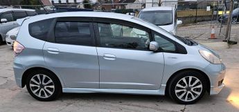 Honda Fit Hybrid - RS sports version - 1.5L - automatic - ulez pass - free