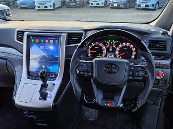 Toyota Vellfire GOLDEN EYES- 2.4L PETROL- UPGRADED CAR -ULEZ/CAZ PASS-FREE 40MON