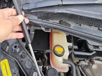 Toyota Vellfire GOLDEN EYES- 2.4L PETROL- UPGRADED CAR -ULEZ/CAZ PASS-FREE 40MON