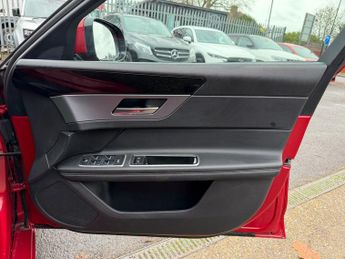 Jaguar XF 2.0d R-Sport Saloon 4dr Diesel Auto Euro 6 (s/s) (180 ps)