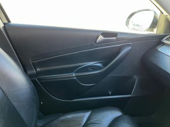 Volkswagen Passat 2.0 TDI Highline Plus Estate 5dr Diesel DSG Euro 5 (140 ps)