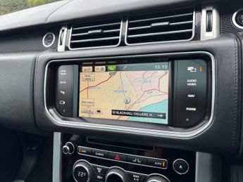 Land Rover Range Rover 4.4 SD V8 Autobiography SUV 5dr Diesel Auto 4WD Euro 5 (339 ps)