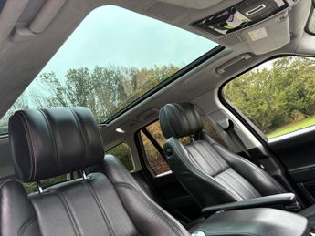 Land Rover Range Rover 4.4 SD V8 Autobiography SUV 5dr Diesel Auto 4WD Euro 5 (339 ps)