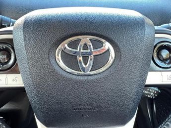 Toyota Prius 1.8 VVTi Excel Euro 6 (S/S) CVT 5Dr
